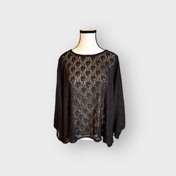 Women’s M - L PURE Essence Made in Canada Crochet Sleeved Poncho Made in Canada - Picture 1 of 8